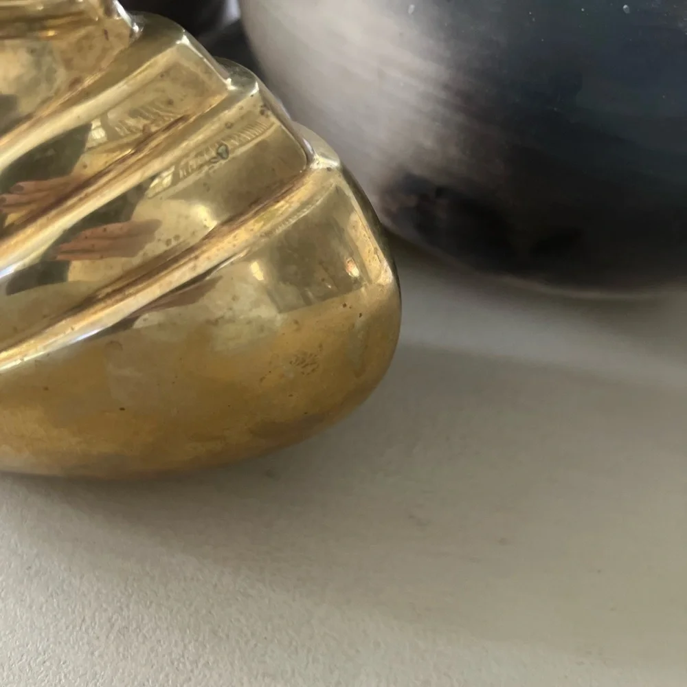 Vintage brass swirl vase — squat globe form, diagonal rib detail, 6.5" wide - Picture 4 of 7